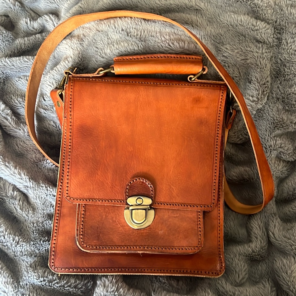 Source Unknown Tan Leather Messenger Bag